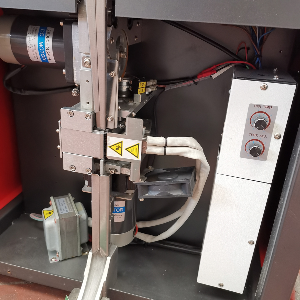 Ημιαυτόματη Τσερκοδετική Παλετών PALLET STRAP T45 pallet strap t